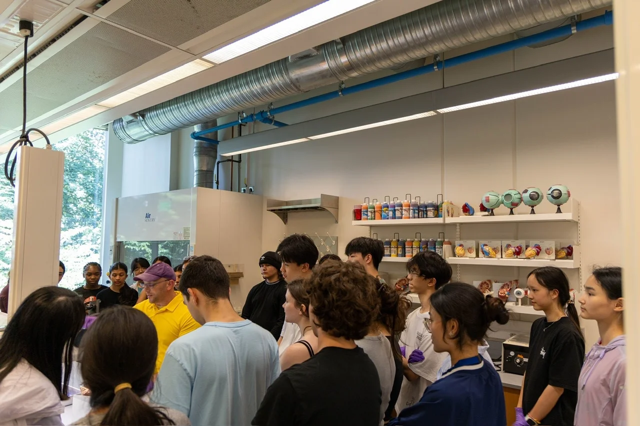 Students in the Johns Hopkins pre-college laboratory